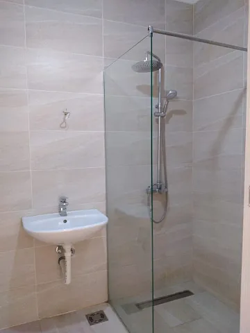 Two-bedroom apartment in a new building in the center of Budva — photo 10